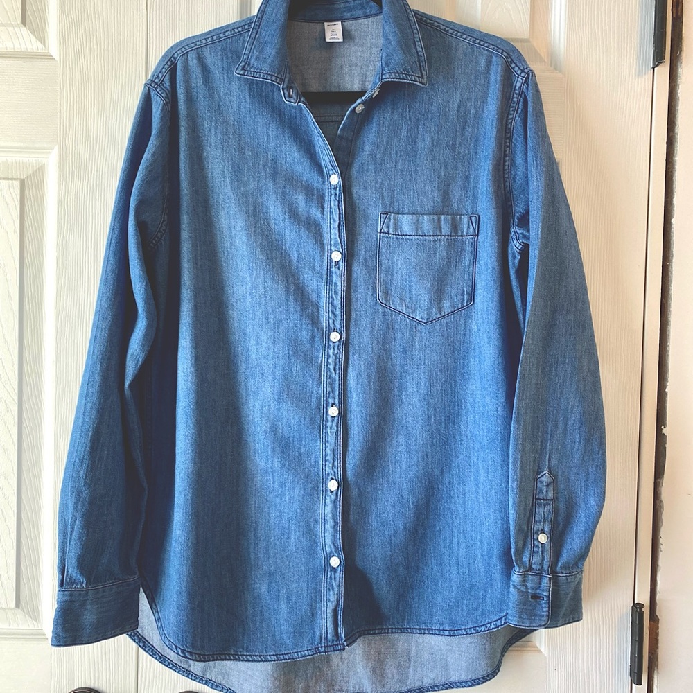 Blue Jean shirt,M Tall, button front, excellent condition. Old Navy